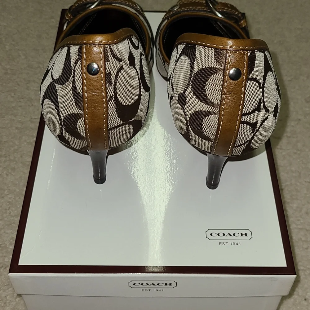 🆕️ *RARE* Coach Alecksa Sig Heels Size 10 - Picture 3 of 7